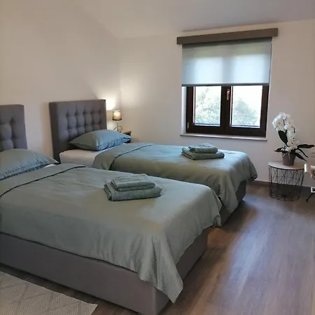 Doraj 아파트 풀라